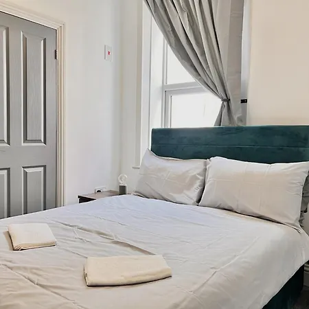 Cosy 1 Bedroom Apartment Next To Winter Gardens With Free On-Site Parking, Blackpool Esterno foto