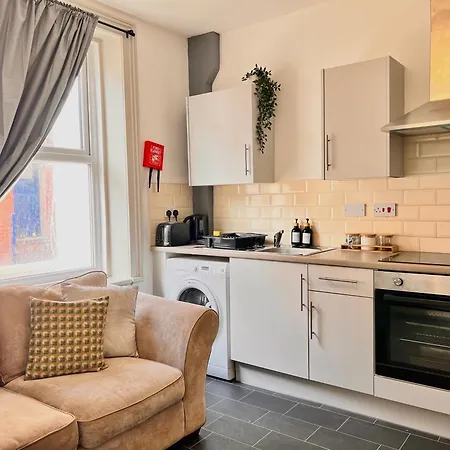 Cosy 1 Bedroom Apartment Next To Winter Gardens With Free On-Site Parking, Blackpool Esterno foto